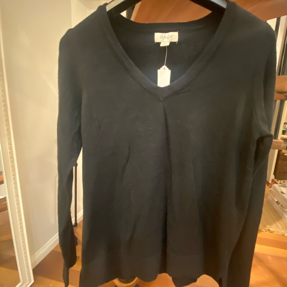 Brand new with tags! Style & Co. Black Long Sleeve V-Neck Top - Picture 2 of 5